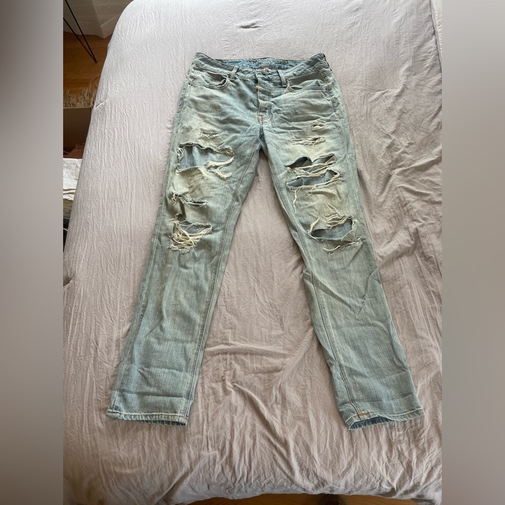 American Eagle loose fitting boyfriend jeans